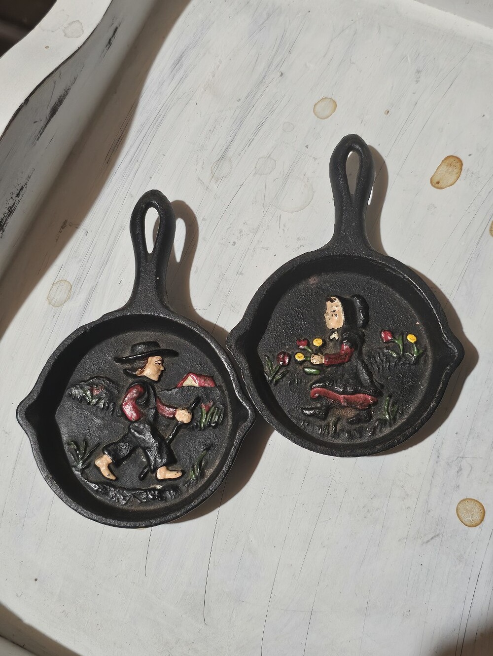 Vintage Miniature Cast Iron Skillet Pan Amish Dutch Girl & Boy Flowers  50 60s